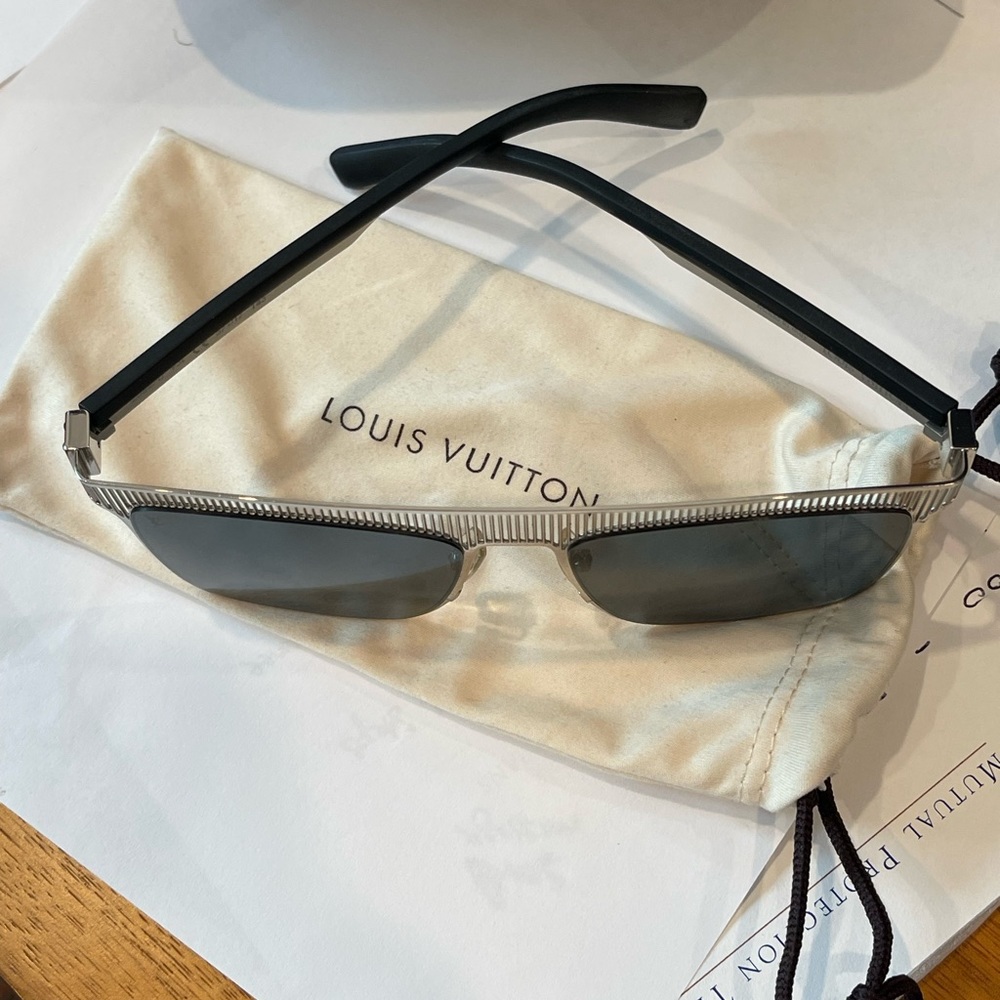 Louis Vuitton Explorer Silver Black Sunglasses - … - image 4